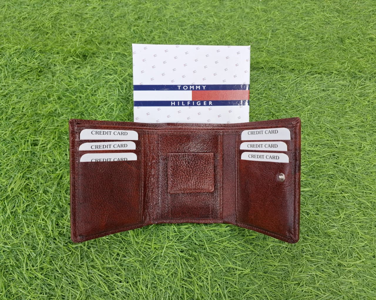 TOMMY HILFIGER Classic Brown Trifold Wallet