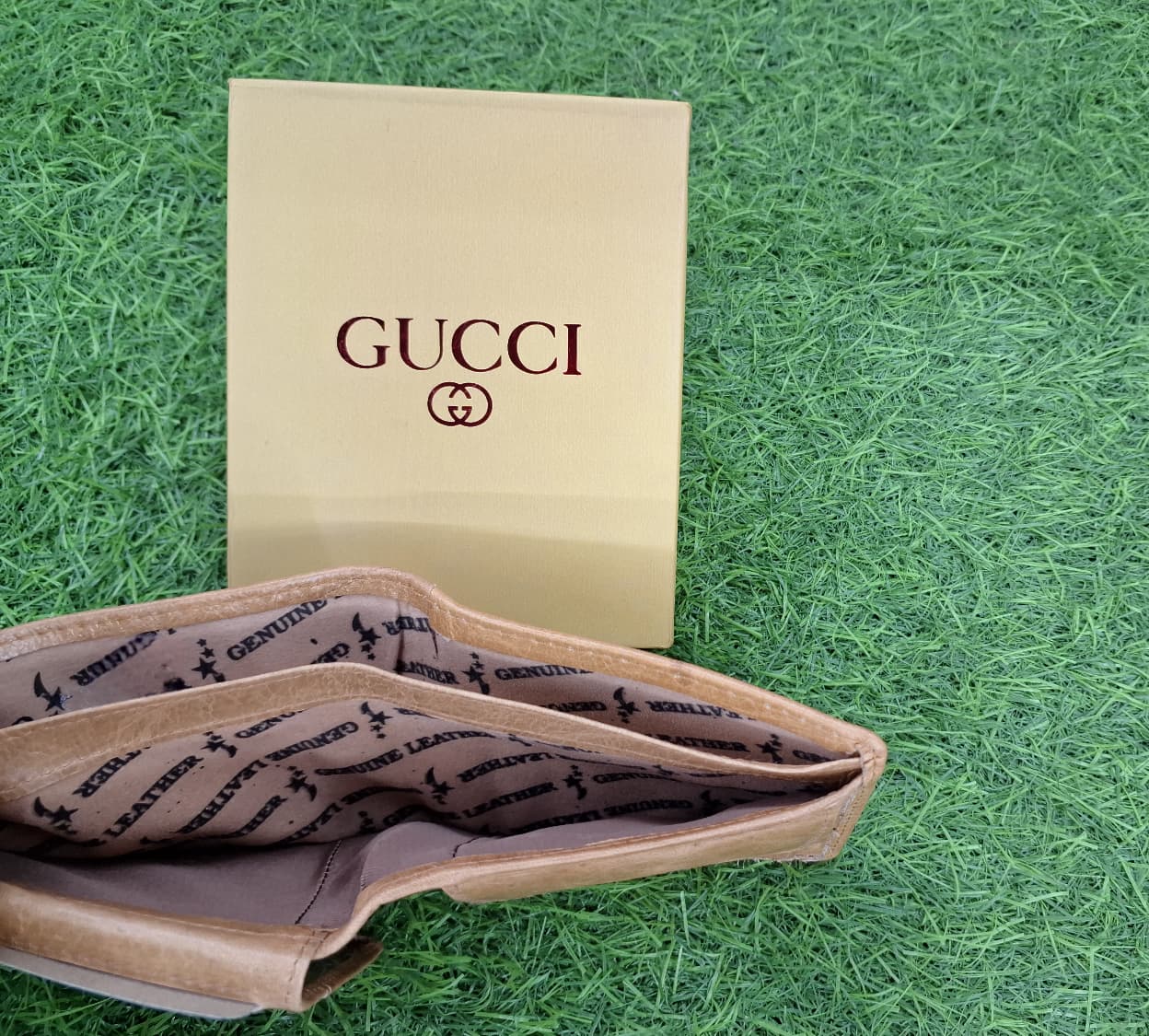 Premium GUCCI Men's Bifold Leather Wallet – Classic Tan (Made in Italy)