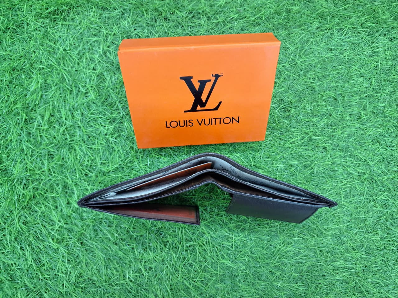 Louis Vuitton Men’s Bifold Leather Wallet – Classic Brown