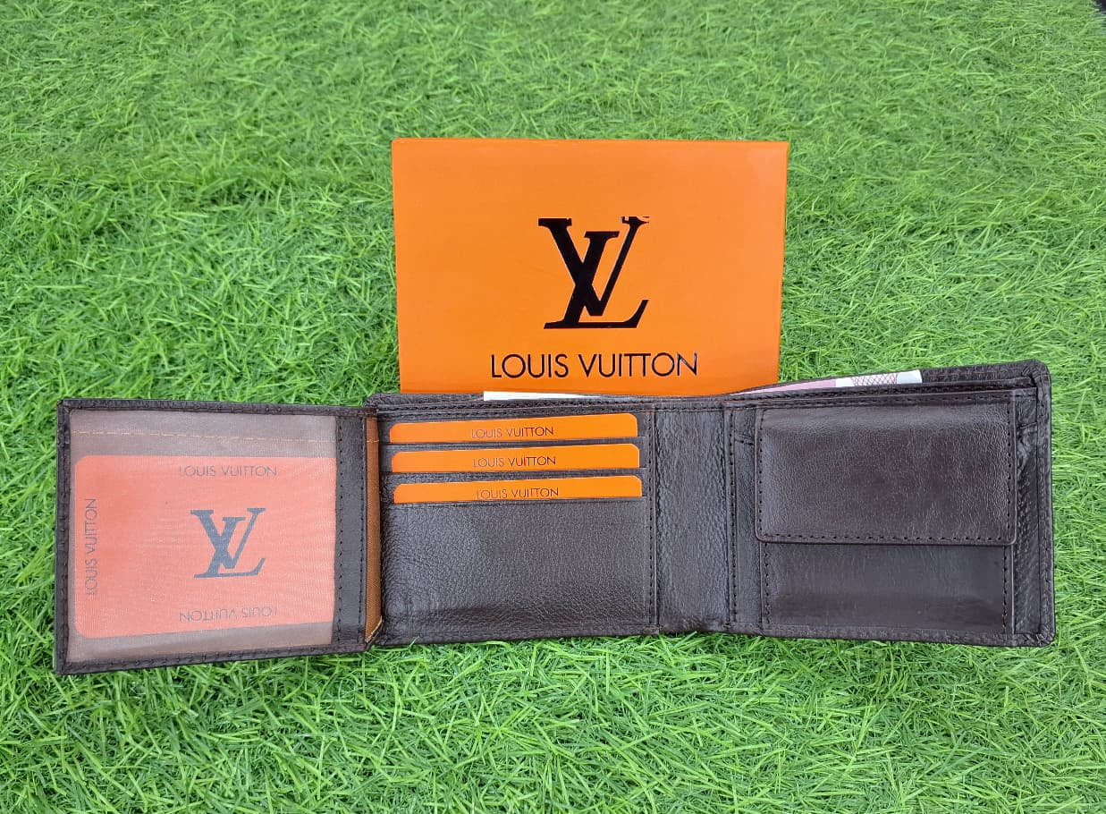 Louis Vuitton Men’s Bifold Leather Wallet – Classic Brown